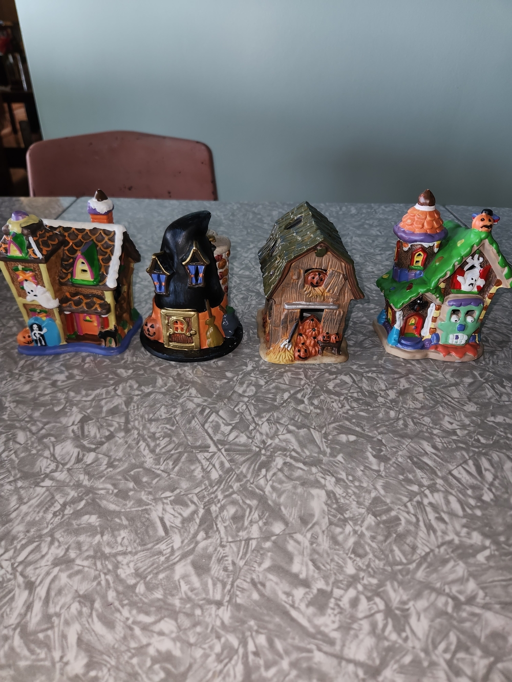 Source Unknown Multicolor Ceramic Halloween Village Houses Set